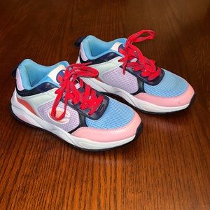 Women’s champion shoes size 8. Minimal wear, worn maybe twice!